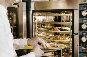 Жарочный шкаф vs духовка: в чем разница и что лучше для общепита