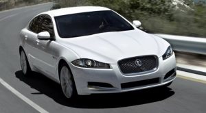 Jaguar XF: Элегантность и Мощь в Современном Автомобиле